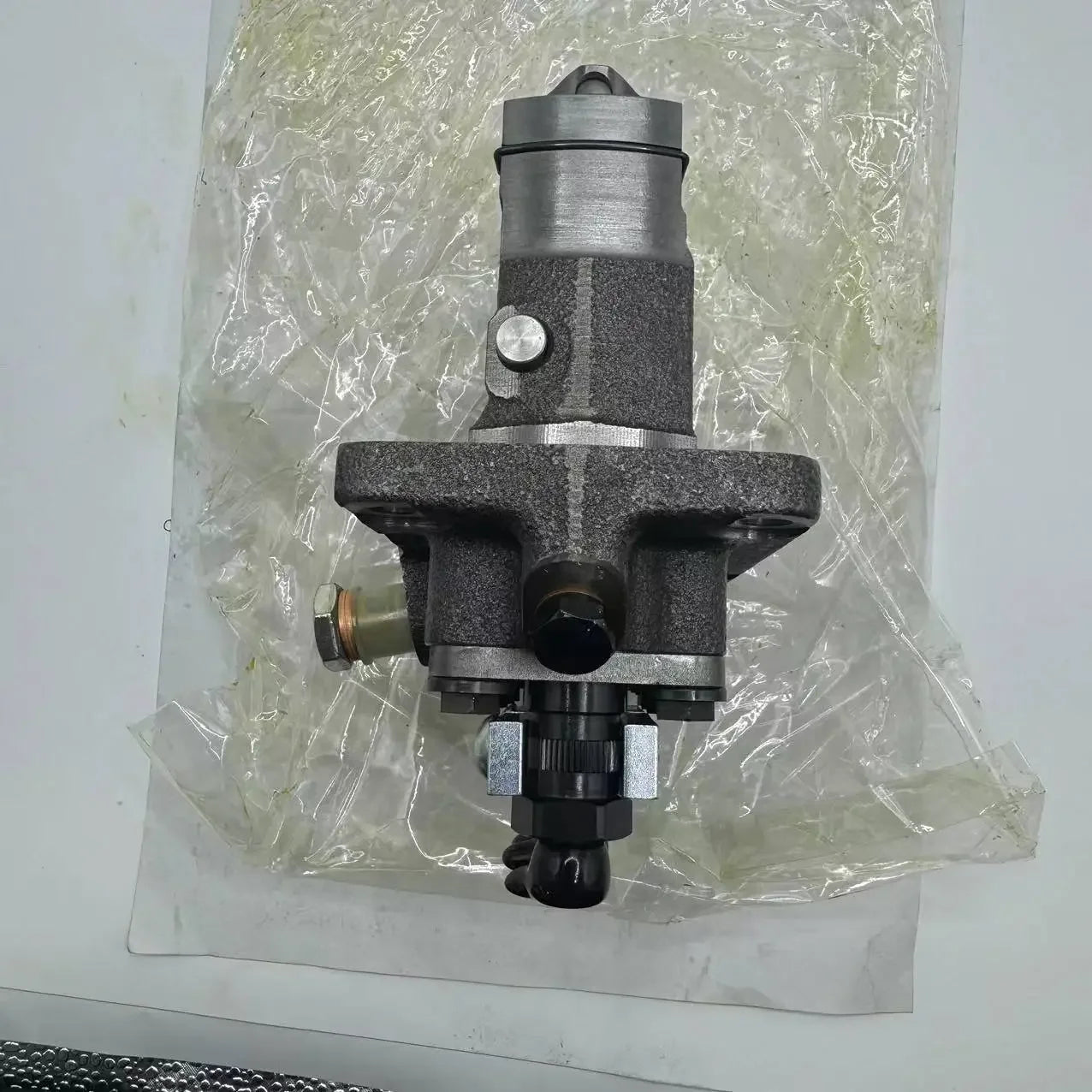 agricultural tractor V2607 fuel  pumps 1J730-51013 is suitable for Kubota V2607 V2607T 1J730-51013